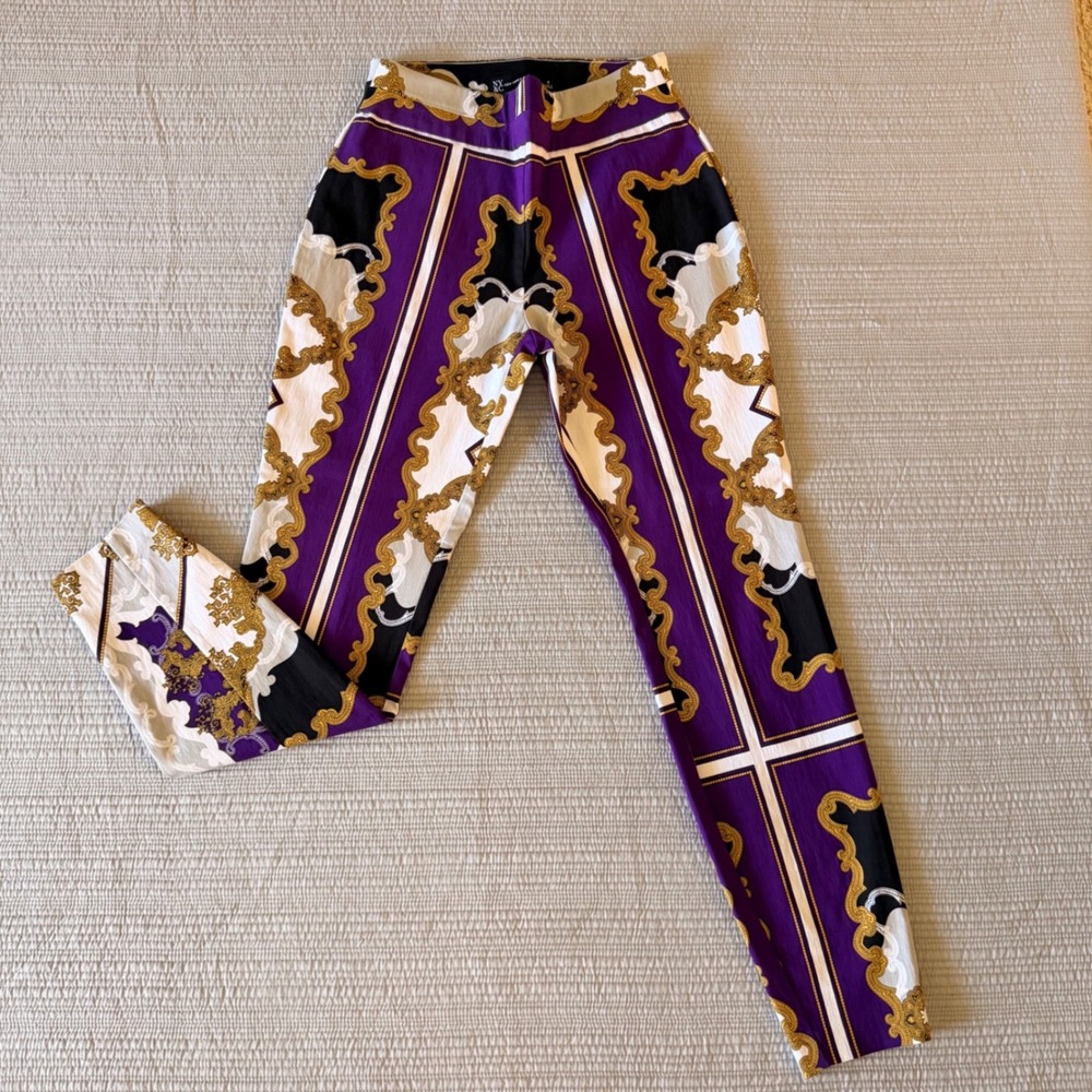 New York & Company Women's Purple Gold Baroque  Print Leggings Size S Slim‎ Fit